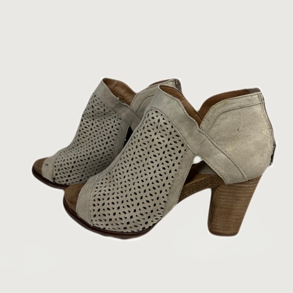 Söfft Open Toed Heeled Sandals, Size 6 1/2 - Picture 3 of 5